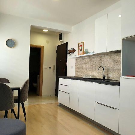 Aleksandar First Sea Line Apartment Bar Luaran gambar