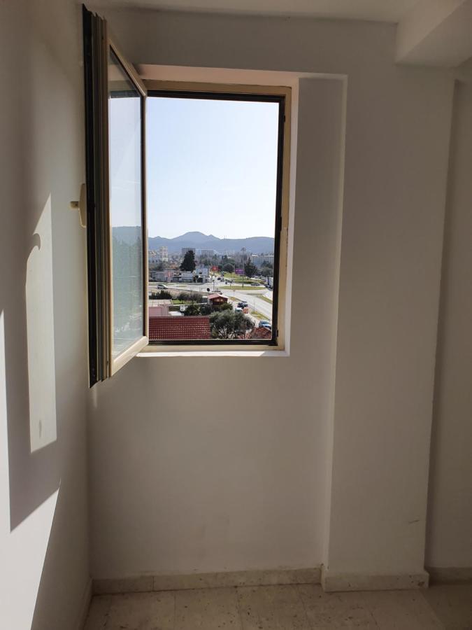 Aleksandar First Sea Line Apartment Bar Luaran gambar