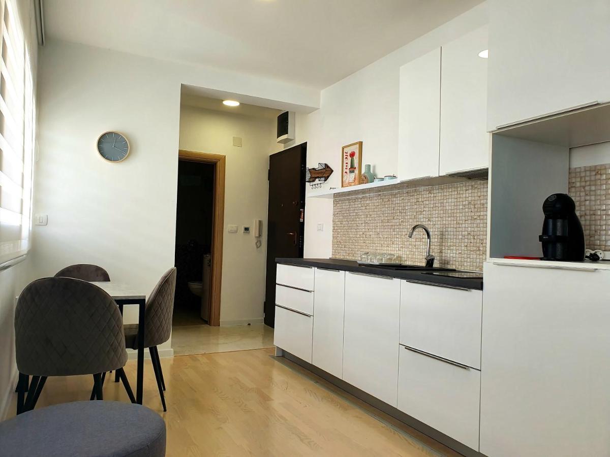 Aleksandar First Sea Line Apartment Bar Luaran gambar