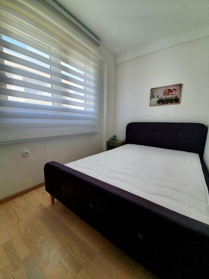 Aleksandar First Sea Line Apartment Bar Luaran gambar