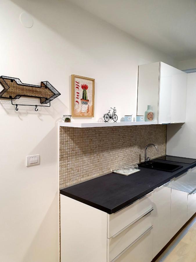 Aleksandar First Sea Line Apartment Bar Luaran gambar