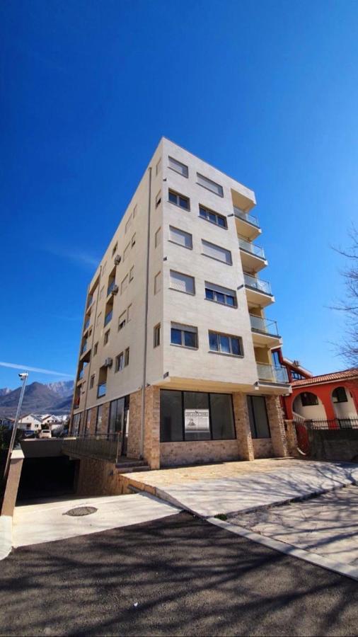 Aleksandar First Sea Line Apartment Bar Luaran gambar