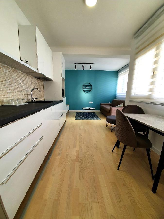 Aleksandar First Sea Line Apartment Bar Luaran gambar